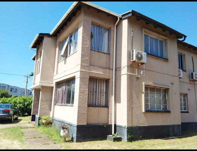 2 BEDROOM FLAT FOR SALE IN BLUFF